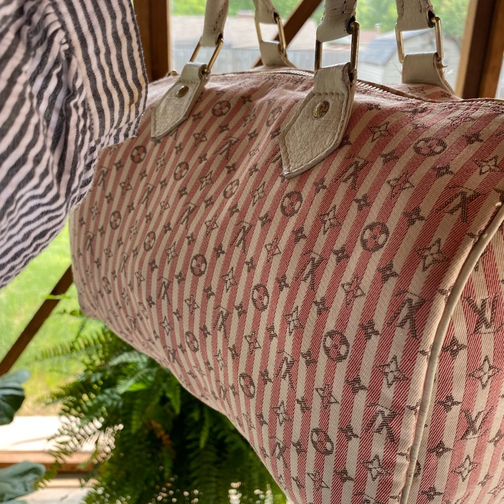 SOLD🌸💕🌸 Authentic Louis Vuitton Croisette Mini Lin. Authenticity Certificate.